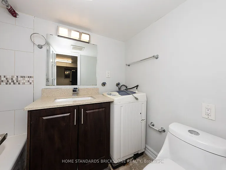 792 Pape Ave #LOWER — Photo 13