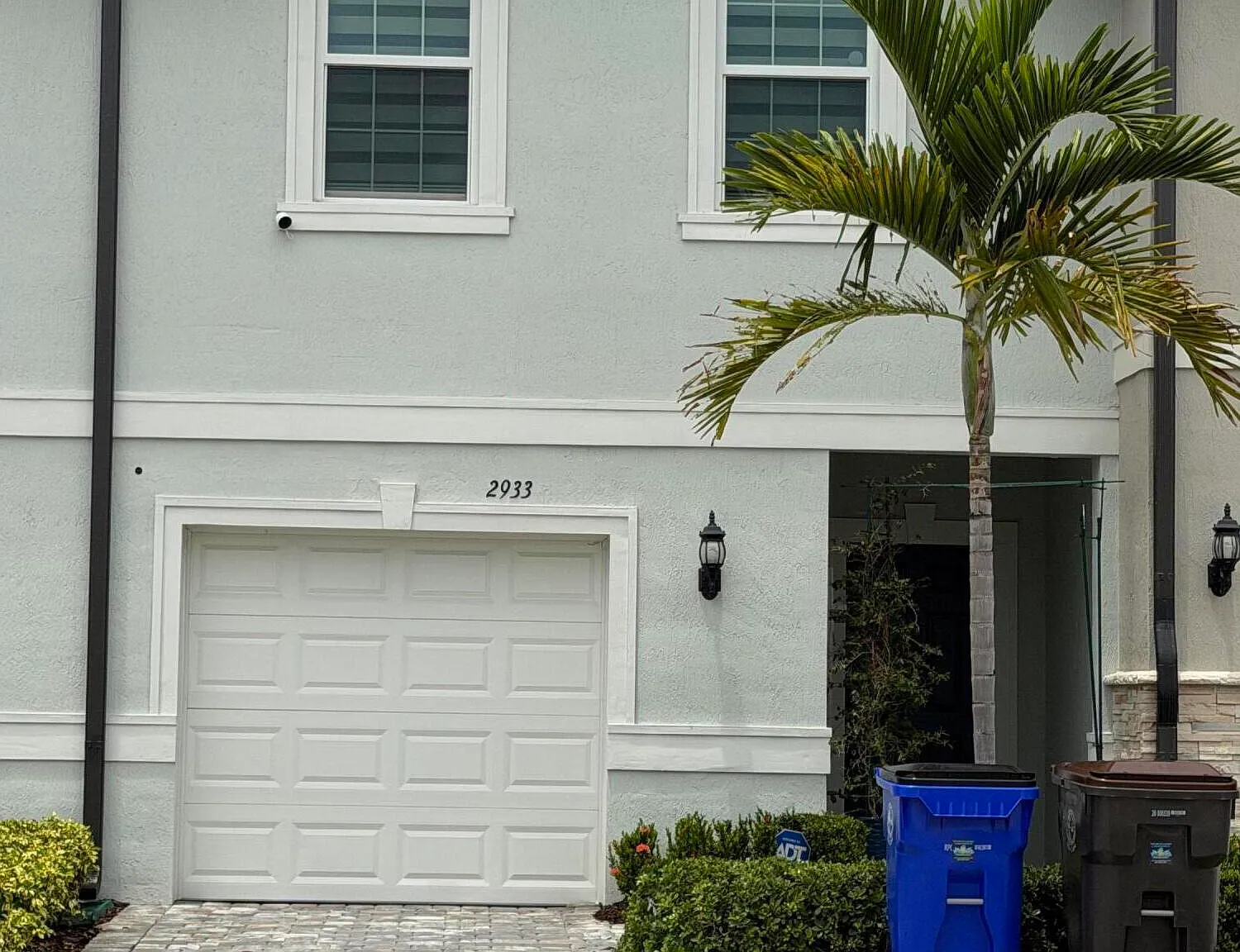 3 bed, 2.5 bath, 1516 sqft, $3,500 — Photo 2