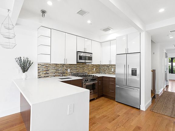 3rd image of 33-37 Madison St APT 3A