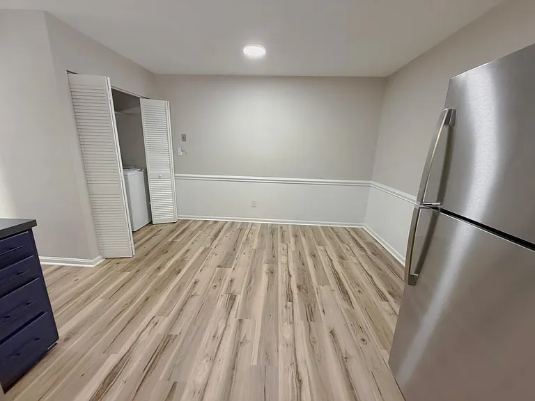 249 Iris Ln — Photo 4