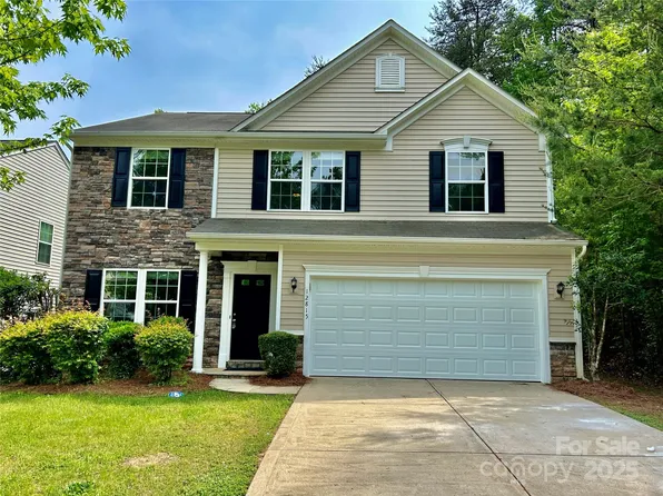 12815 Towering Pine Dr, Charlotte, NC 28269