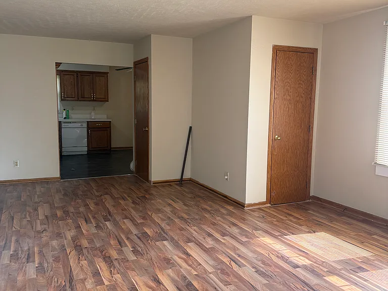 1064 E 1st St — Photo 3
