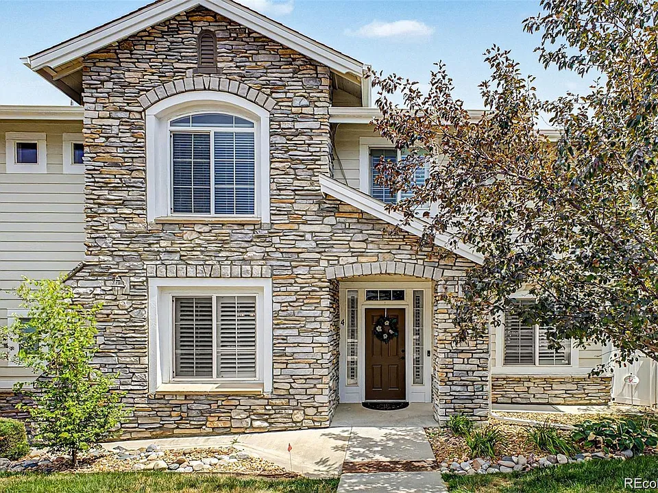 4 Whitehaven Cir