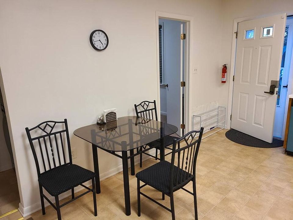 Dinning area (2)