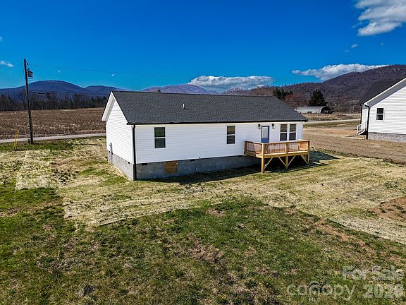 4th image of 634 Beehive Rd