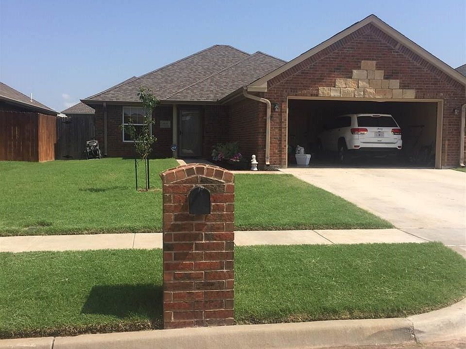 1st image of 4415 SW Rosemary Way