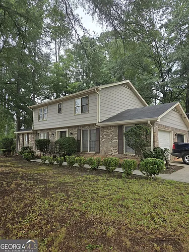 2206 Country Club Dr SE Photo 1