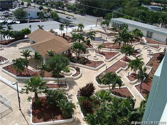 5th image of 13499 Biscayne Blvd APT 1006