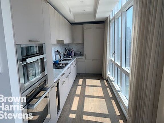 5th image of 305 E 51st St #19A