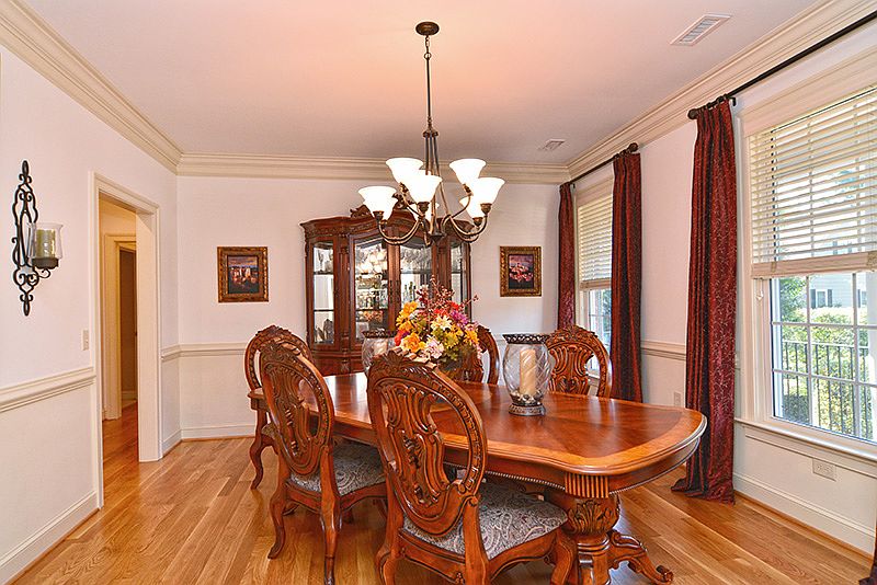 Hardwood floors in the DR.