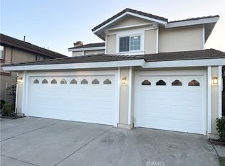 8040 Streamside Ct, Fontana, CA 92336