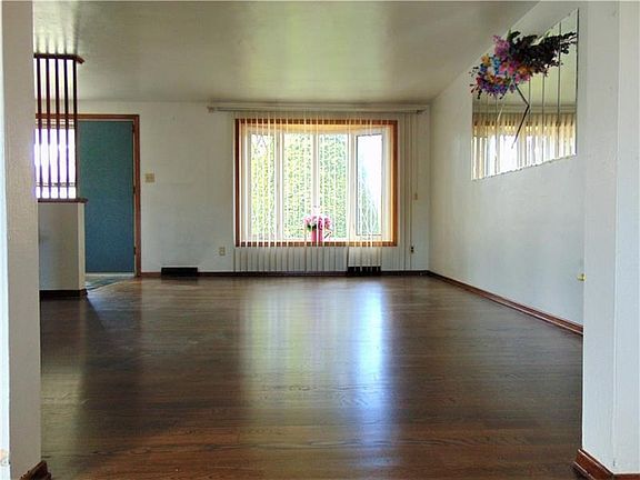 4th image of 4308 Paradise Dr