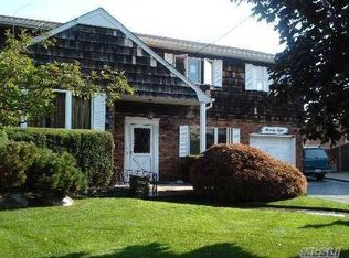 78 Meadow Rd, Inwood, NY 11096