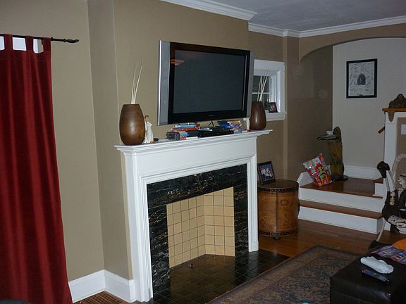 3rd image of 14816 Tudor Ave