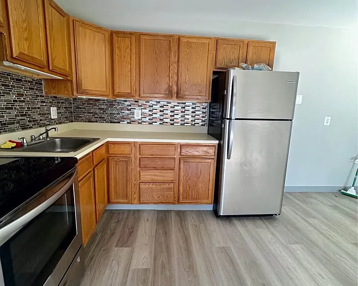 76 Bingham St #7 — Photo 3