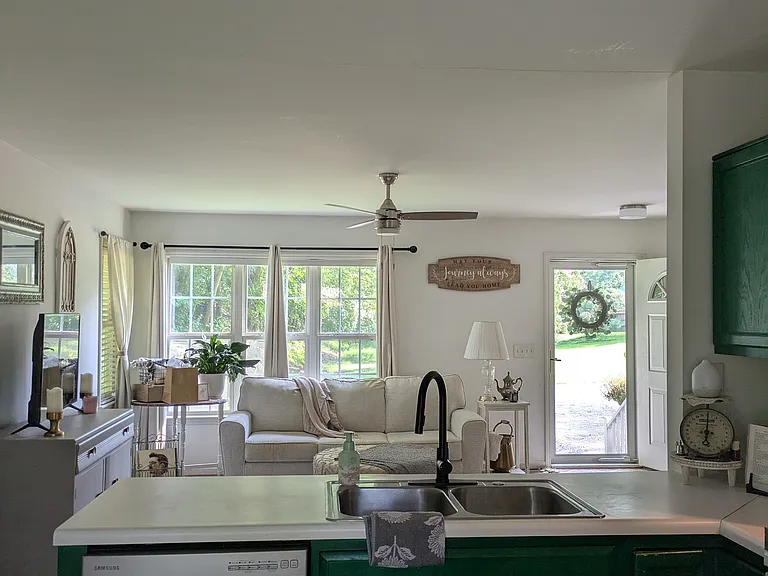 109 Dunn Ave — Photo 13