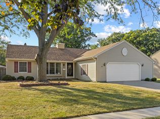 52 Winrock Rd, Montgomery, IL 60538