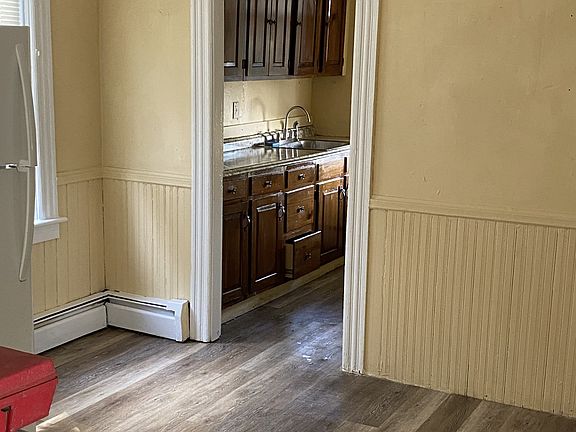 4th image of 264 Manton Ave #2
