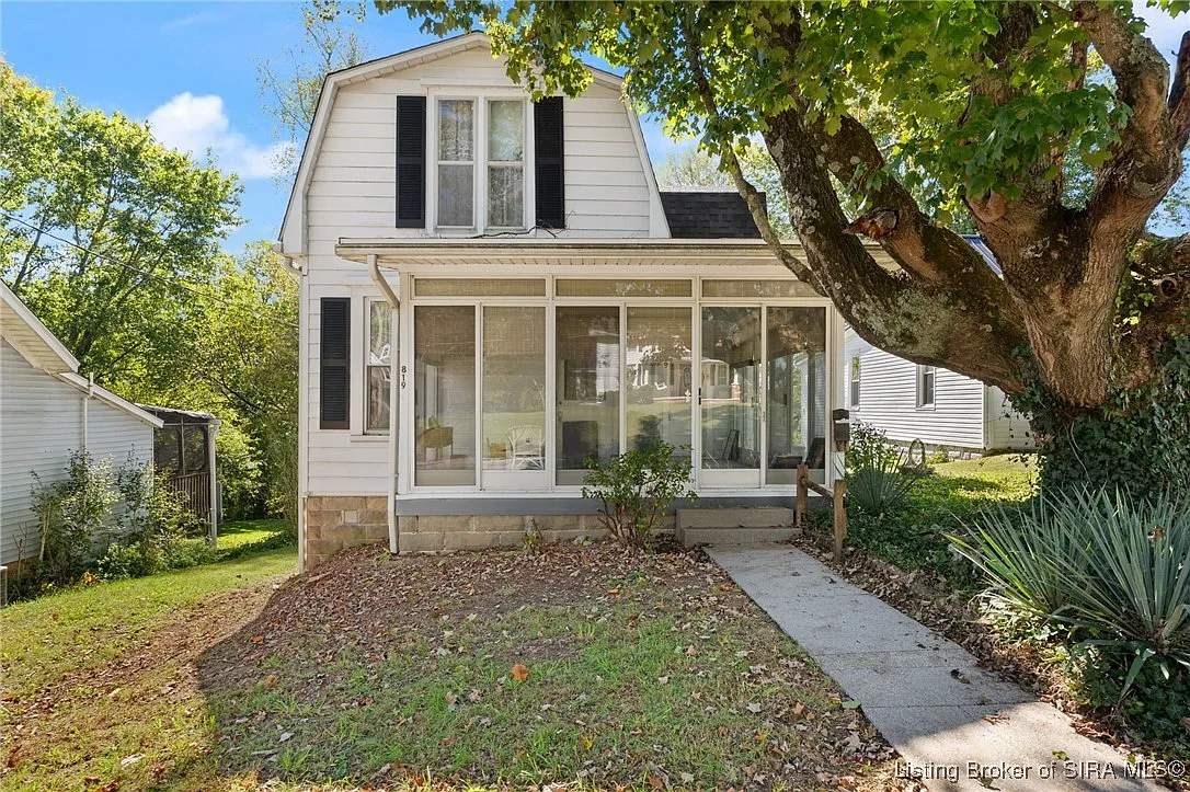 819 E Walnut Street photo 1