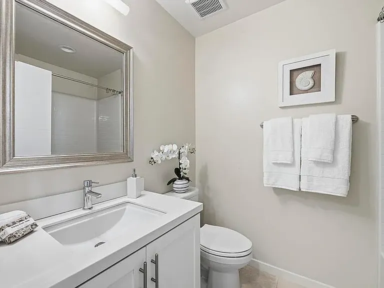 1566 Vista Del Mar Way #3 — Photo 13