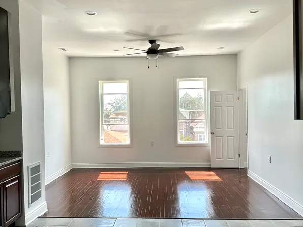 2005 W 19th St #2R, Chicago, IL 60608