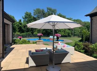 22 Turner Ln, Loudonville, NY 12211