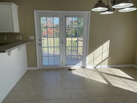 2633 Suffolk Dr — Photo 10