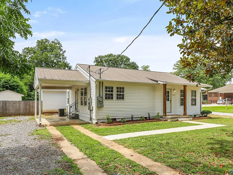 122 Chestnut Rd — Photo 2