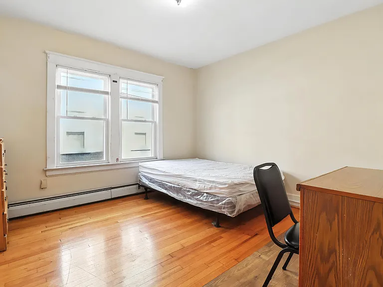 209 Main St #4 — Photo 14