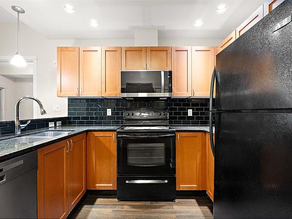 3rd image of 631 Brookside Rd #205
