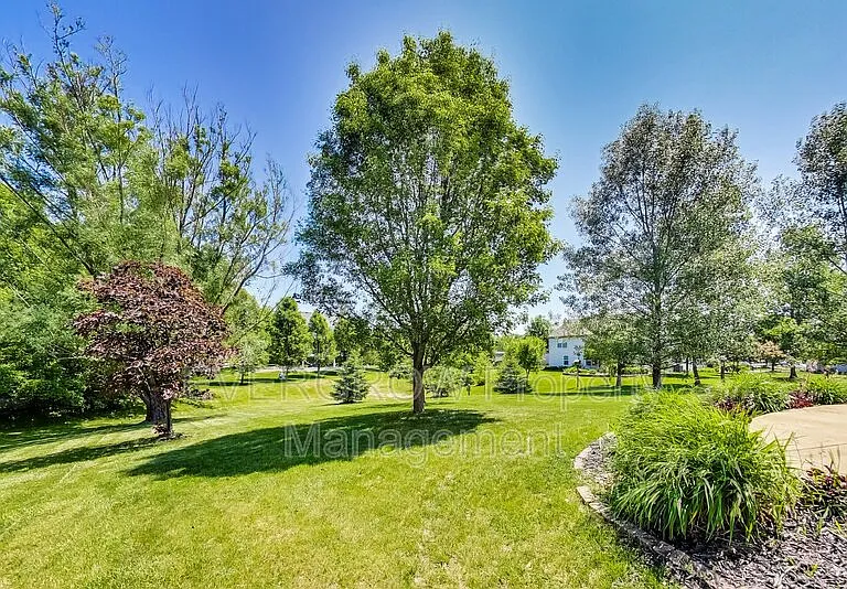 1047 Andrew Ct — Photo 42
