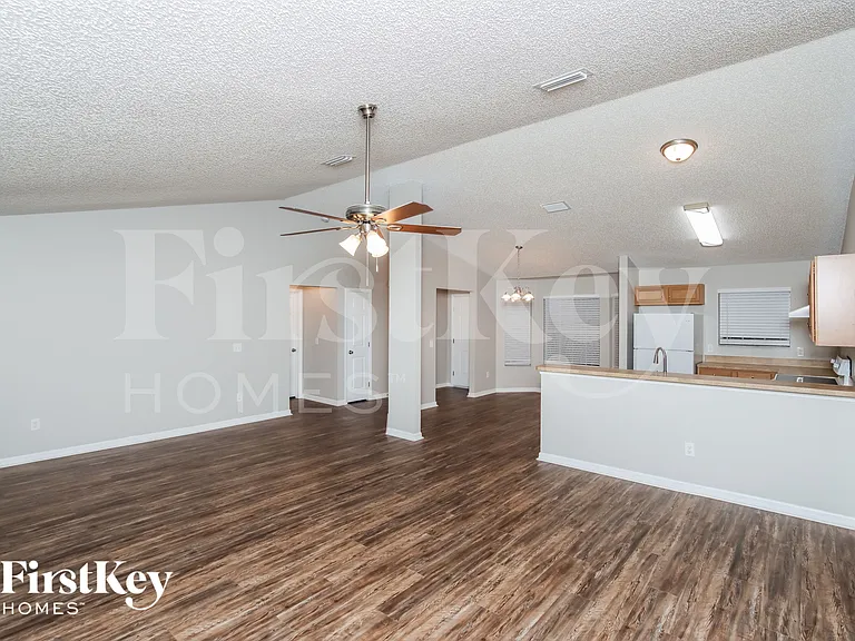 1448 Wacker Ave SE — Photo 5