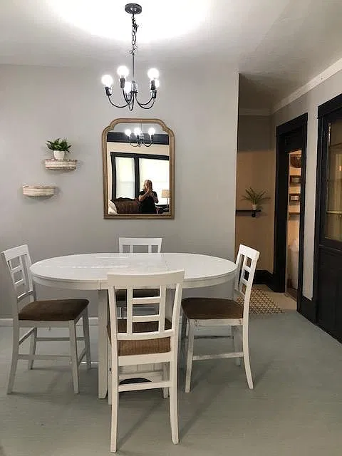 6 bed, 3500 sqft, $2,400 — Photo 2