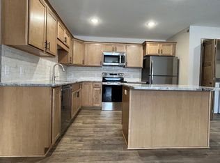 4811 Woodland Park Dr #2, Eau Claire, WI 54701