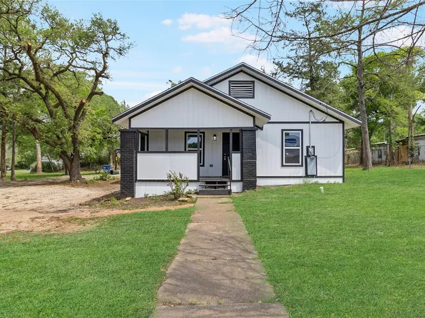 725 S Washington Ave, Livingston, TX 77351