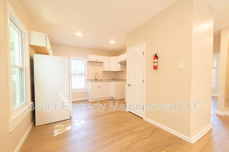 730 E Montrose St #2