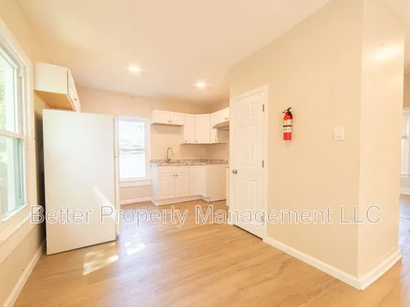 730 E Montrose St Floor 2, Vineland, NJ 08360