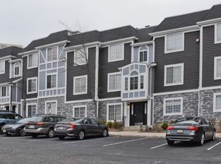 10 Village Dr, Morristown, NJ 07960