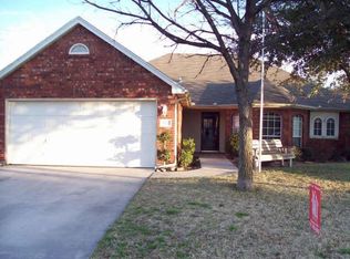 1117 Springwood Dr, Saginaw, TX 76179