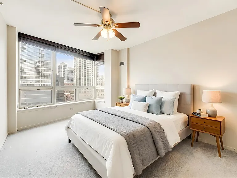 600 N Kingsbury St #809 — Photo 9