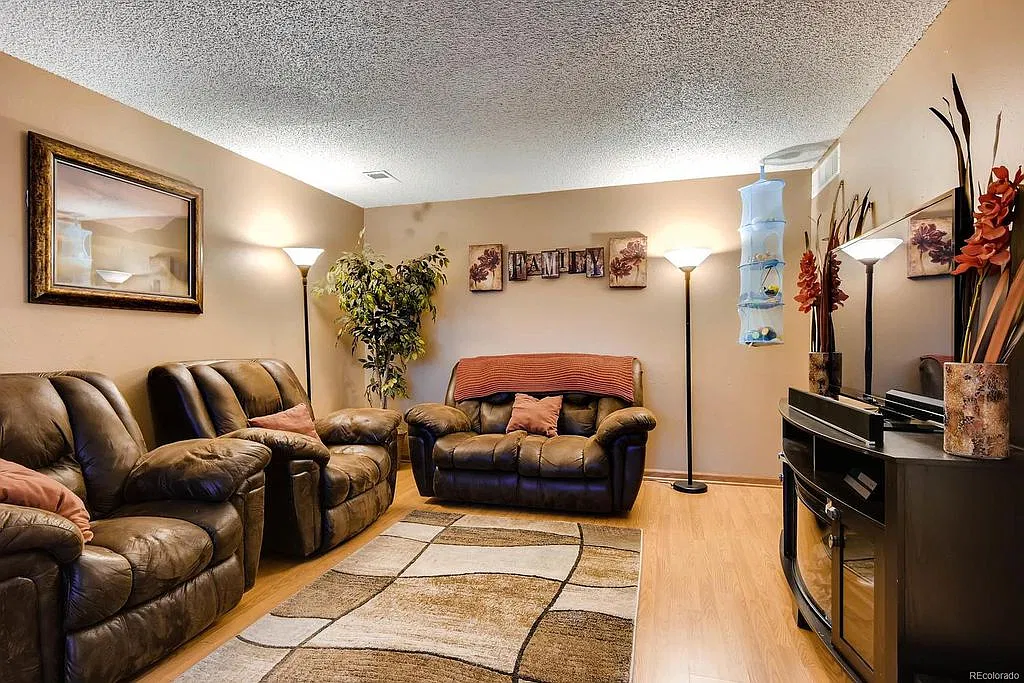 2 bed, 1134 sqft, $2,100 — Photo 2