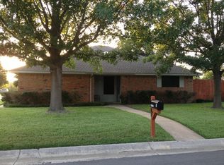 1 Christi Ln, Krum, TX 76249