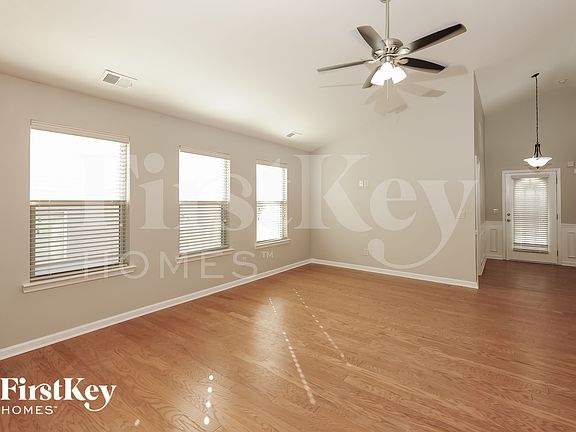 3rd image of 432 Parkstone Dr