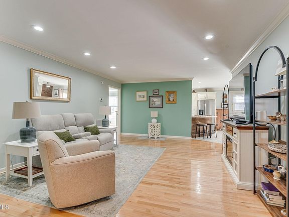 4th image of 20850B Meadowbrook Dr #B