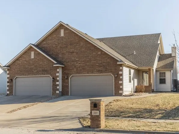 2247 Saddlebrook Dr, Salina, KS 67401