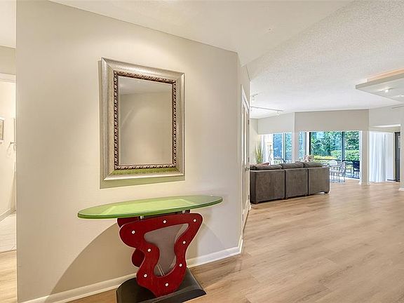 5th image of 1632 STARLING DRIVE #101
