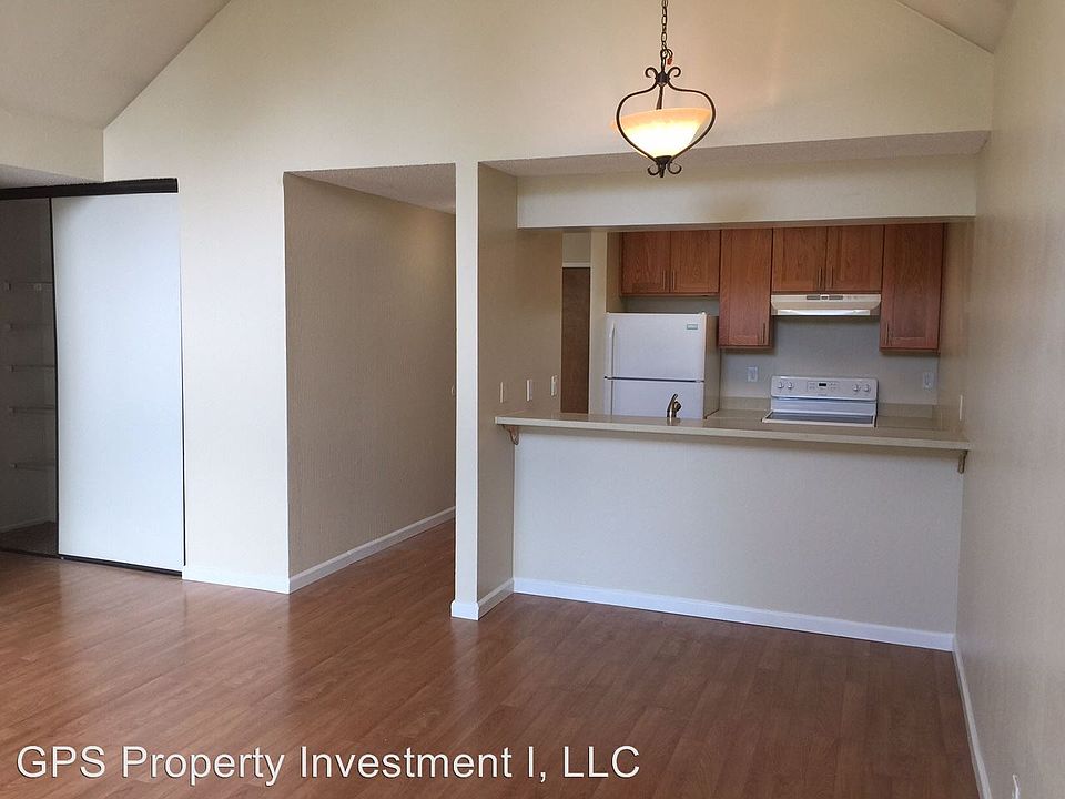 2nd image of 1309 Creekside Dr APT 301