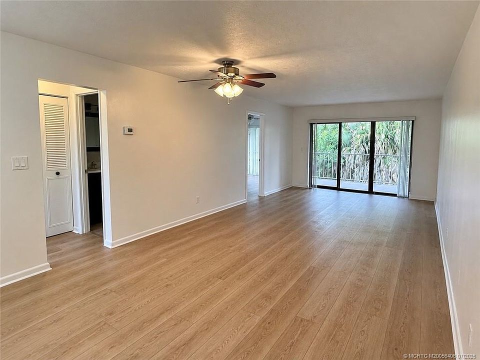 1st image of 615 Oleander St #201