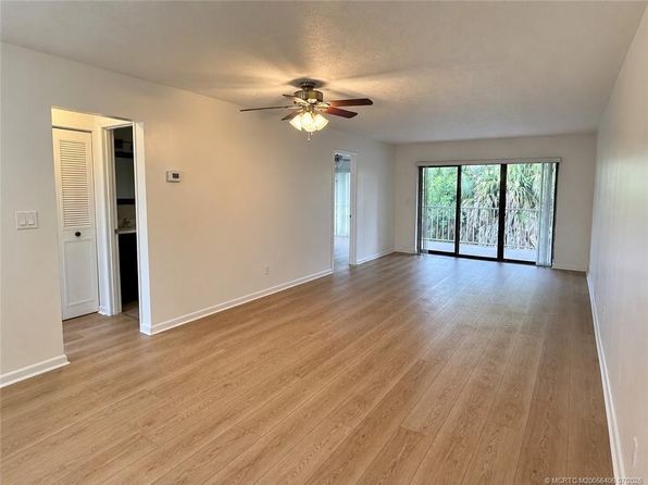615 Oleander St #201