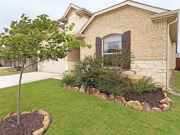 2nd image of 1153 Canuela Way